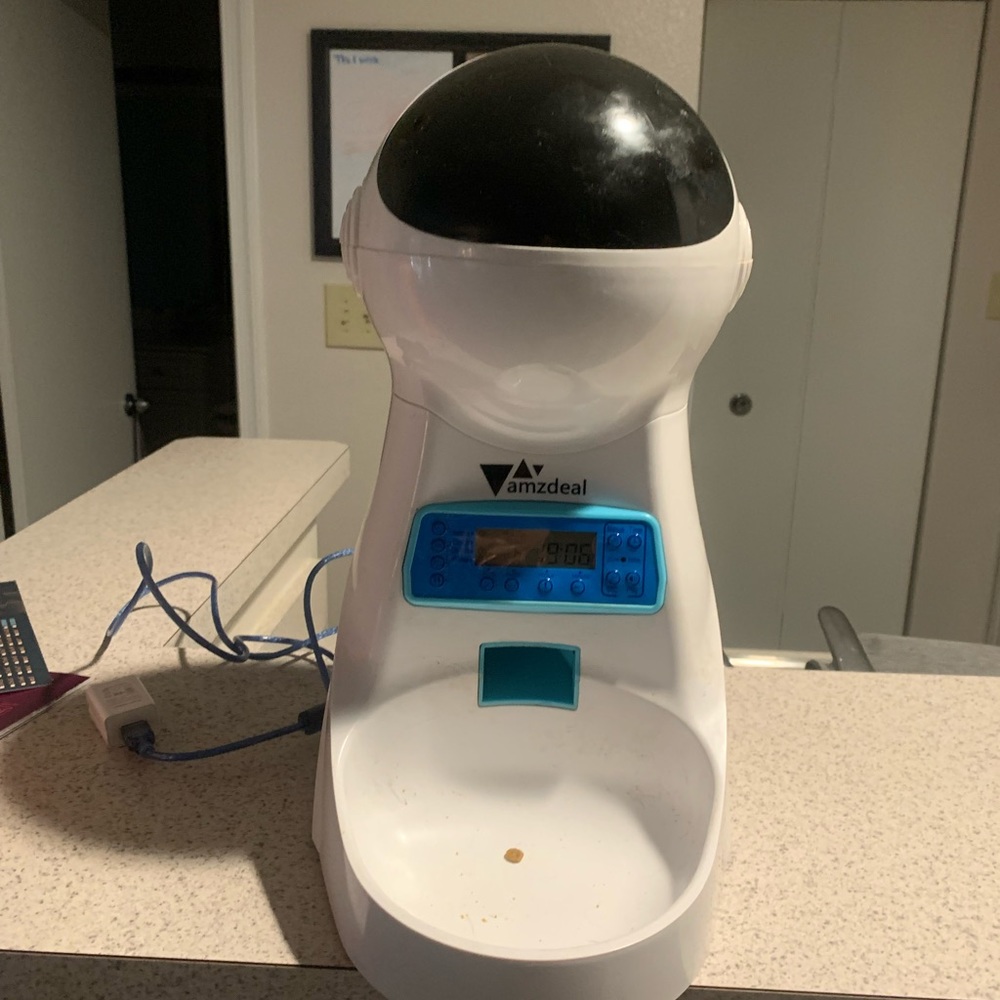 Automatic Cat Feeder